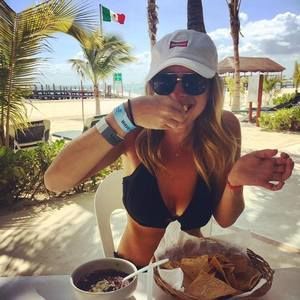 Meet your Posher, Danya